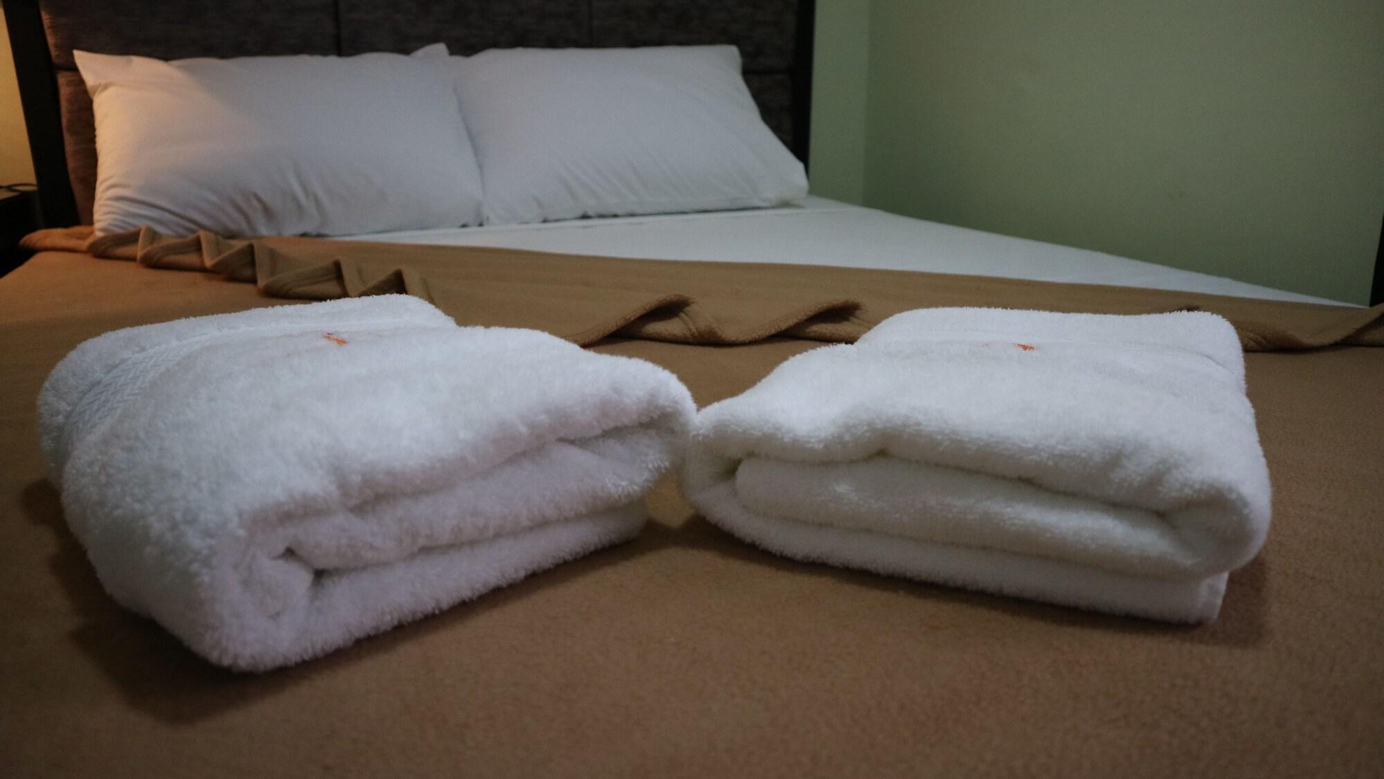Doniti Suites And Events Place Mandaluyong Exteriör bild