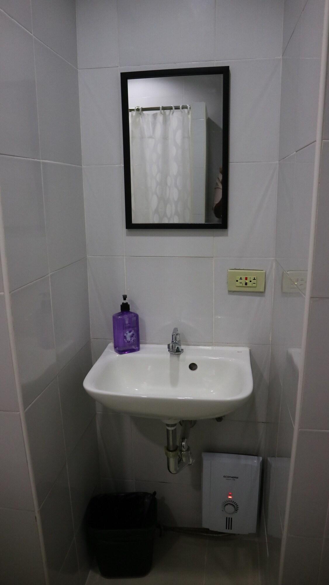 Doniti Suites And Events Place Mandaluyong Exteriör bild