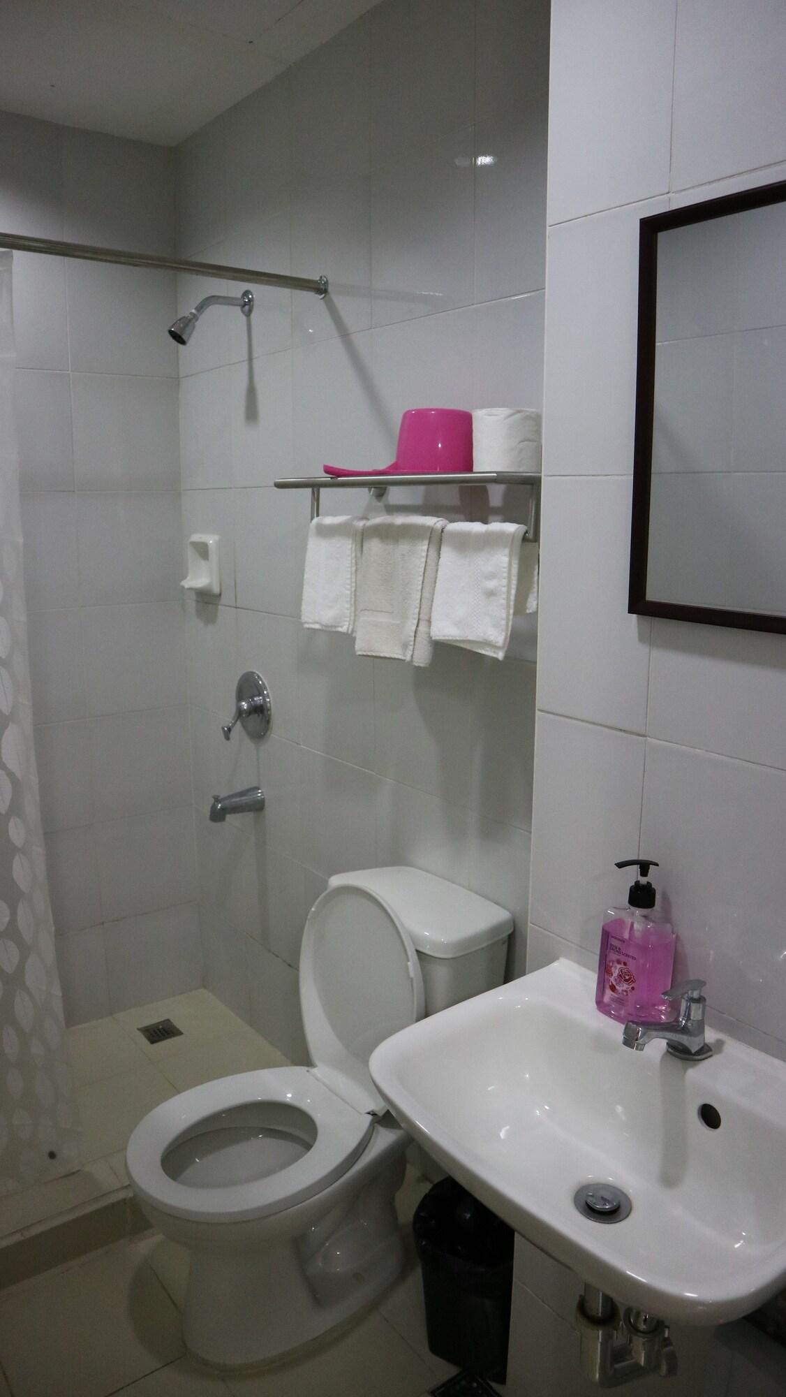 Doniti Suites And Events Place Mandaluyong Exteriör bild