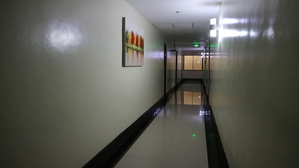 Doniti Suites And Events Place Mandaluyong Exteriör bild