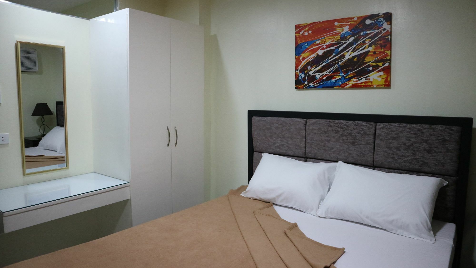 Doniti Suites And Events Place Mandaluyong Exteriör bild